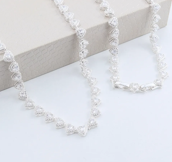 COLAR SWAROVSKI CORAÇÃO F. GAVETA 40+2CM