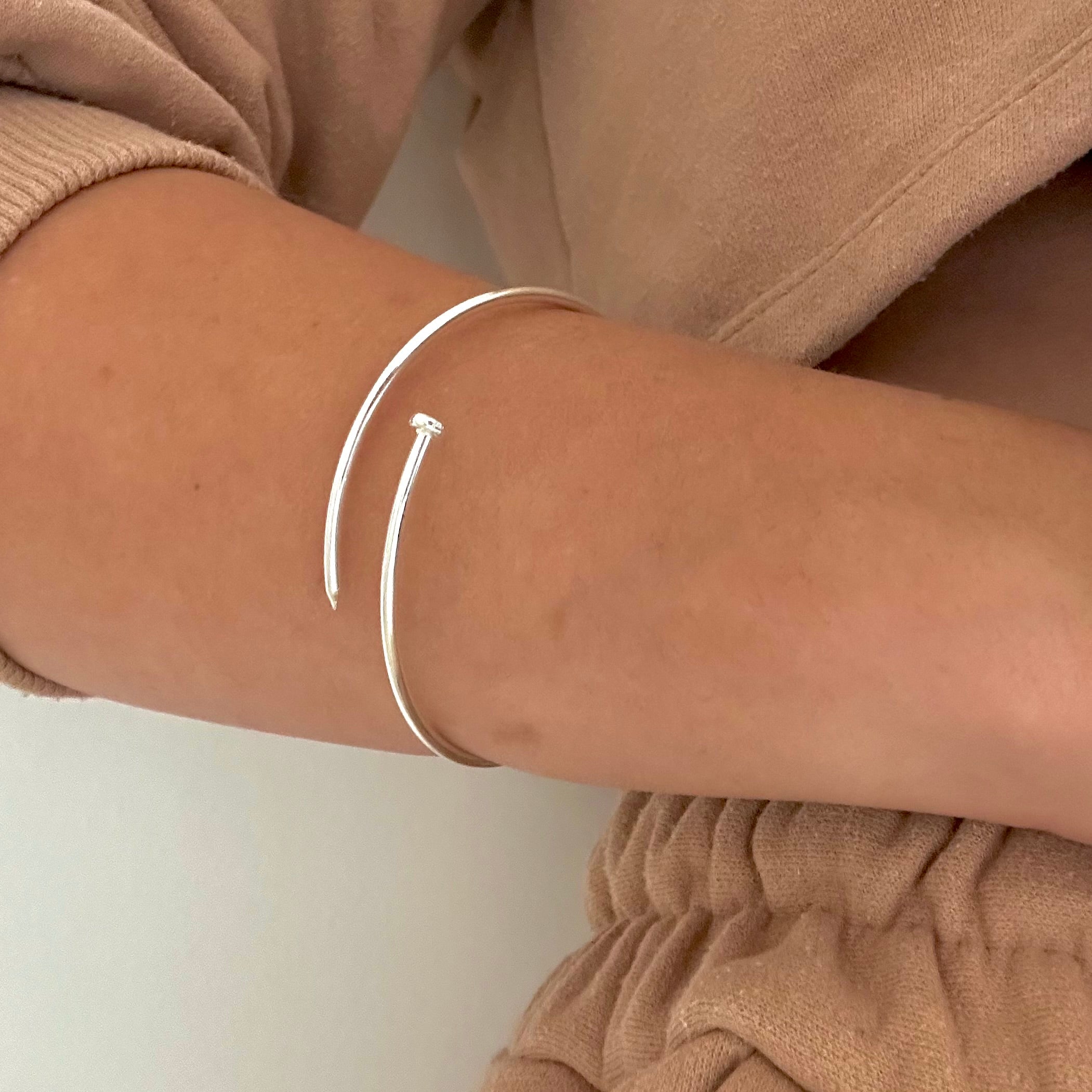 BRACELETE PREGO - AJUSTÁVEL