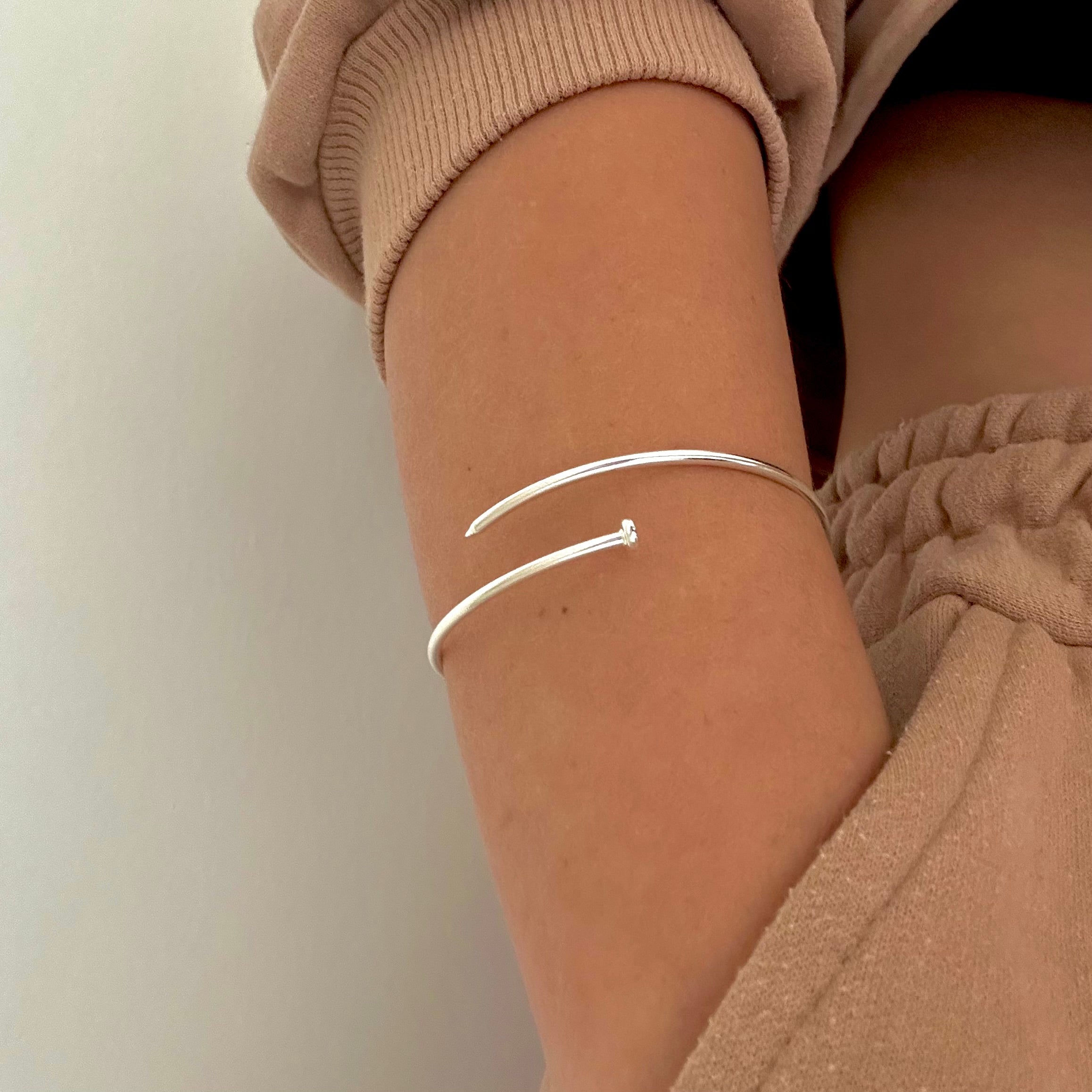 BRACELETE PREGO - AJUSTÁVEL