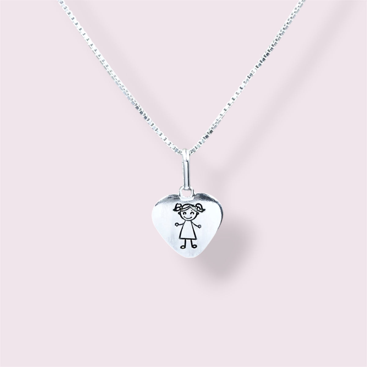 PINGENTE MEDALHA CORAÇÃO MENINA