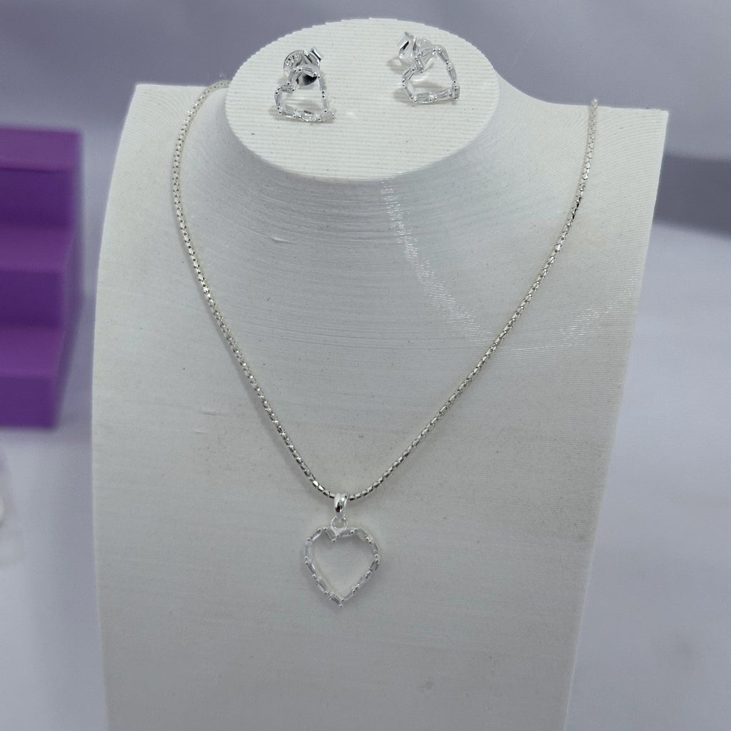 CONJUNTO CORAÇAO VAZ. CRV. BAGUETES CRISTAIS ( BRINCO + PINGENTE )